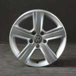 OE Volkswagen 7H0601025H8Z8 Silver 7x17 5x120 ET55 CB65,1 NO CAP R13 7H0601025H8Z8